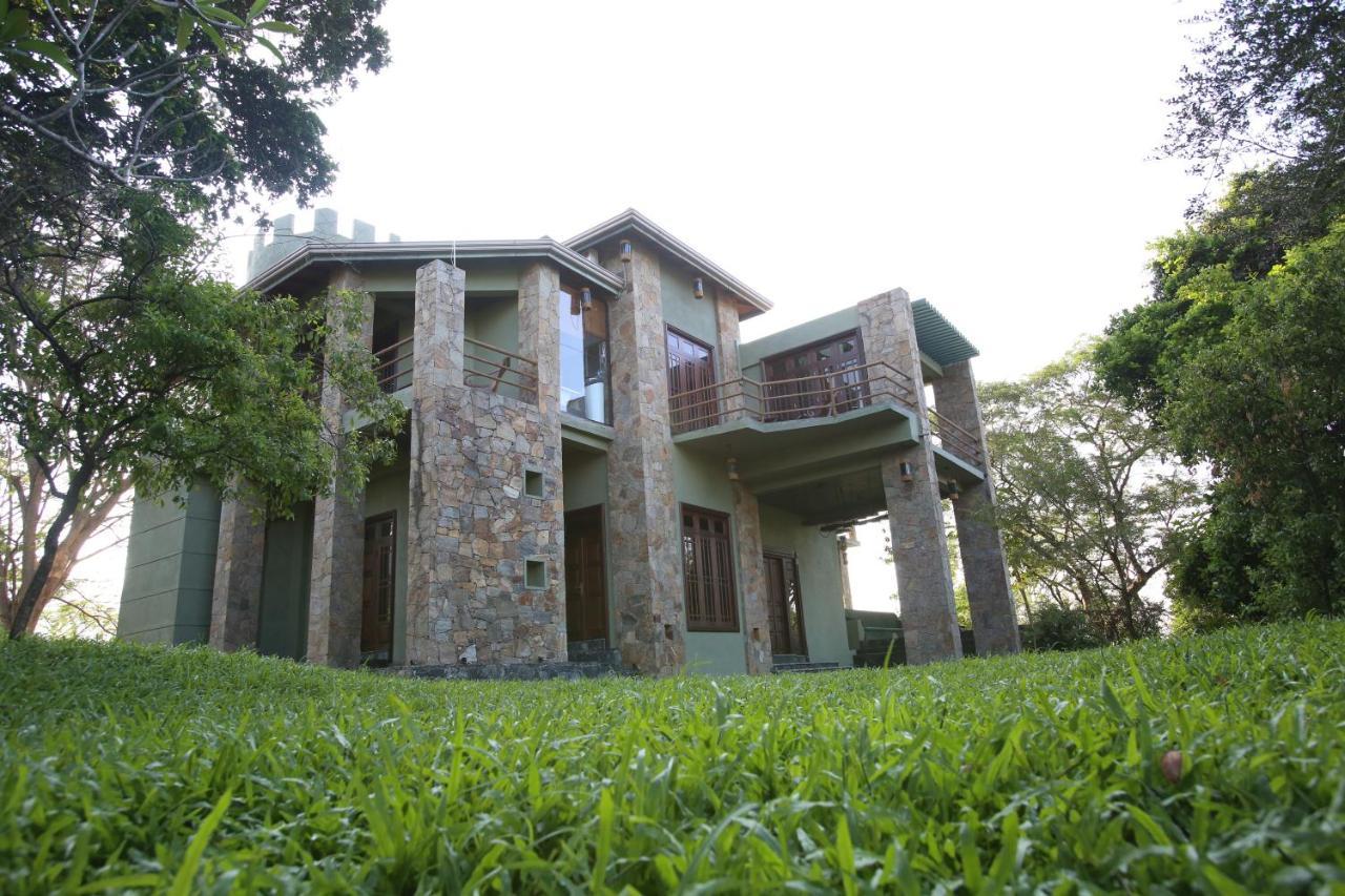 Green Castle Kandy Hotel ภายนอก รูปภาพ