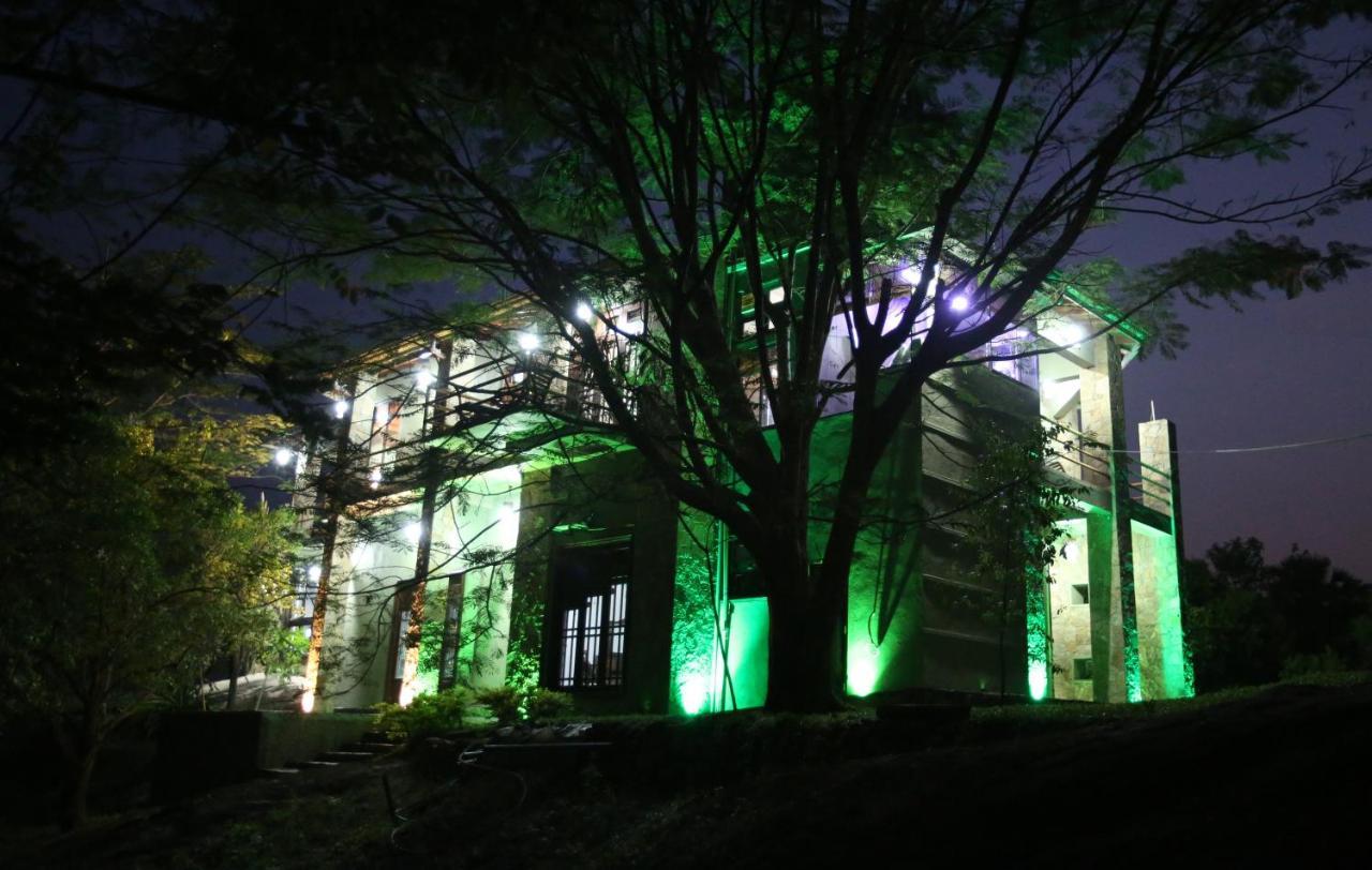 Green Castle Kandy Hotel ภายนอก รูปภาพ